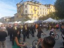Magenta: piazza gremita di gente per la festa delle associazioni e dei suoi volontari