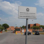 Rivolta nel carcere di Pavia, detenuti appiccano il fuoco nelle celle Rivolta nel carcere di Pavia, detenuti appiccano il fuoco nelle celle