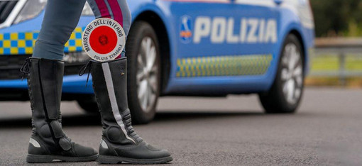 Furto di rame in una centrale nucleare tedesca, arrestato in autostrada dalla Polizia Stradale di Novara Furto di rame in una centrale nucleare tedesca, arrestato in autostrada dalla Polizia Stradale di Novara