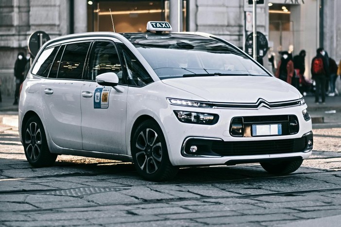 Viaggiare da Vigevano verso l’aeroporto: soluzioni pratiche per evitare imprevisti