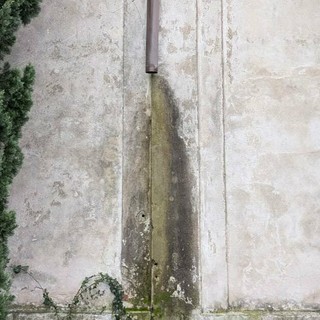 Ladri al cimitero di Magenta: spariti i pluviali esterni