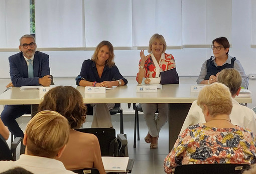 Nella foto, da sinistra: Luca Damiani (presidente FSM), Chiara Maugeri (vicepresidente FSM), Laura Dalla Vecchia (direttore IRCCS Maugeri Tradate), Pierangela Granziero (presidente ASMAugeri)