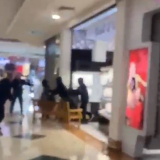 Rapina in una gioielleria all'Iper di Montebello della Battaglia, ricercati tre banditi