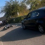 Corbetta, scontro frontale lungo la SP227 che porta a Castellazzo de’ Barzi: 16enne in scooter elitrasportato in ospedale