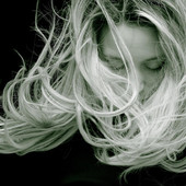 Routine di bellezza: integrare lo shampoo anticaduta nella cura quotidiana