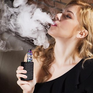 Perché sempre più persone scelgono la sigaretta elettronica usa e getta?