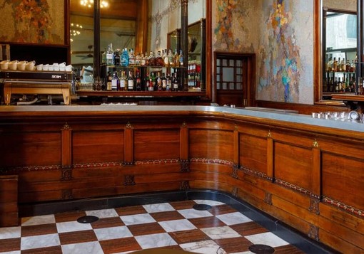 Camparino in Galleria, festeggia 110 anni di storia lo storico locale milanese celebre per il suo aperitivo Camparino in Galleria, festeggia 110 anni di storia lo storico locale milanese celebre per il suo aperitivo