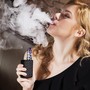 Perché sempre più persone scelgono la sigaretta elettronica usa e getta?