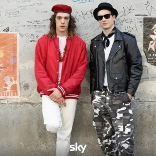Nord Sud Ovest Est, il trailer della seconda stagione serie Sky sulla leggenda 883