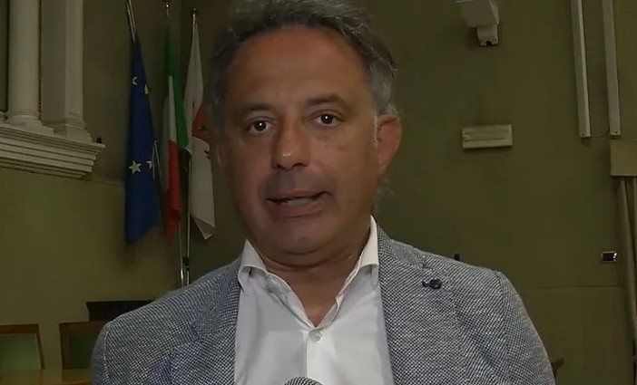 Vigevano, l’ira del sindaco Ceffa: "Espulsione immediata dell’aggressore all’ospedale" Vigevano, l’ira del sindaco Ceffa: "Espulsione immediata dell’aggressore all’ospedale"