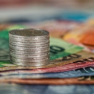 Stretta sull'uso dei contanti dal 1° gennaio: il limite scende sotto i mille euro