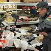 Milano, sequestrati 845 monopattini ed e-bike non conformi Milano, sequestrati 845 monopattini ed e-bike non conformi
