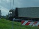 Santo Stefano Ticino: camion in fiamme all’altezza della Citterio, strada chiusa