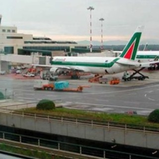 40 bengalesi atterranno a Malpensa: rispediti a casa su indicazione del Ministero alla Salute