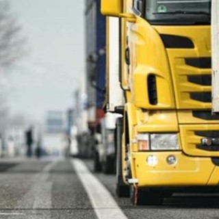 Ladri ad Abbiategrasso rubano tre camion da una ditta di bonifiche