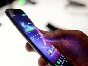 Truffe su WhatsApp, i raggiri più diffusi: dalla ballerina al pacco bloccato Truffe su WhatsApp, i raggiri più diffusi: dalla ballerina al pacco bloccato