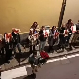 Magenta, una serata d’altri tempi: serenata sotto la casa della sposa prima del matrimonio
