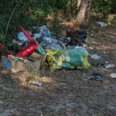 Boffalora: ancora rifiuti sulla spiaggetta del Ticino, oasi naturale o discarica a cielo aperto? Boffalora: ancora rifiuti sulla spiaggetta del Ticino, oasi naturale o discarica a cielo aperto?