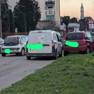 Corbetta: incidente tra via Monte Rosa e via Pasubio, solo danni alle auto coinvolte
