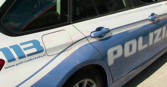 La Polizia di Stato ferma l'attività di un bar Pavia: revocata la licenza dopo ripetute violazioni e inottemperanze La Polizia di Stato ferma l'attività di un bar Pavia: revocata la licenza dopo ripetute violazioni e inottemperanze