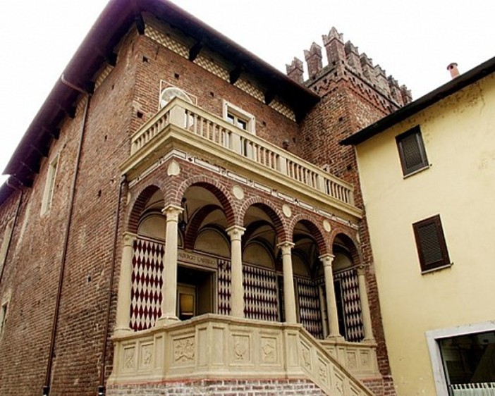 Mede da giovedì passa da zona rossa ad arancione rafforzata: scuole chiuse ma asili nido aperti