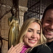 Milano, la Polizia ritrova l’anello rubato e negli uffici scatta la proposta di matrimonio