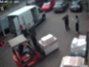 Truffavano le aziende con la tecnica del finto corriere: due arresti