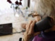 Vigevano: &quot;Sua figlia ha avuto un incidente&quot;, signora 83enne incrocia la vicina di casa sul pianerottolo che la chiama al telefono ed evita la truffa