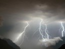 Temporali e grandine: la Lombardia lancia l'allerta arancione per domani Temporali e grandine: la Lombardia lancia l'allerta arancione per domani