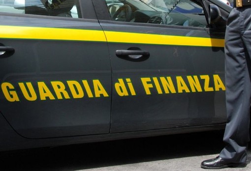 Gdf Pavia: falso in bilancio e indebite compensazioni fiscali. Arrestato un commercialista, misure cautelari per 3 imprenditori