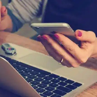 Magenta: ragazza dell’Est Europa si finge innamorata, 60enne truffato