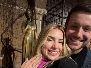 Milano, la Polizia ritrova l’anello rubato e negli uffici scatta la proposta di matrimonio