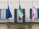 Martedì alle 12 sindaci fuori dai municipi con la fascia tricolore per il minuto di silenzio in memoria delle vittime del Coronavirus Martedì alle 12 sindaci fuori dai municipi con la fascia tricolore per il minuto di silenzio in memoria delle vittime del Coronavirus
