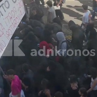 Proteste studenti a Roma, incappucciati infiltrati nel corteo