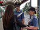 Milano: molestano e palpeggiano due studentesse alla fermata del tram, arrestati due minorenni