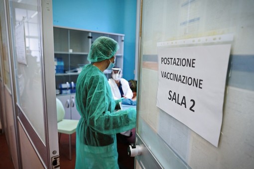 Vaccinazioni: doccia fredda per gli over 50. Rischiano di essere rimandate (e di tanto) Vaccinazioni: doccia fredda per gli over 50. Rischiano di essere rimandate (e di tanto)
