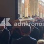 Don Mazzi, a Milano l'arrivo del feretro fra gli applausi commossi Don Mazzi, a Milano l'arrivo del feretro fra gli applausi commossi