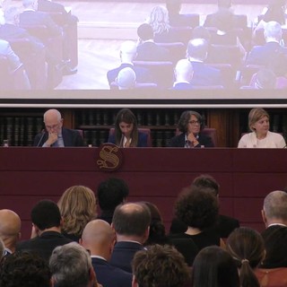 Sanità: a 25 anni dal Titolo V il libro su equità e rapporto tra Stato e Regioni Sanità: a 25 anni dal Titolo V il libro su equità e rapporto tra Stato e Regioni