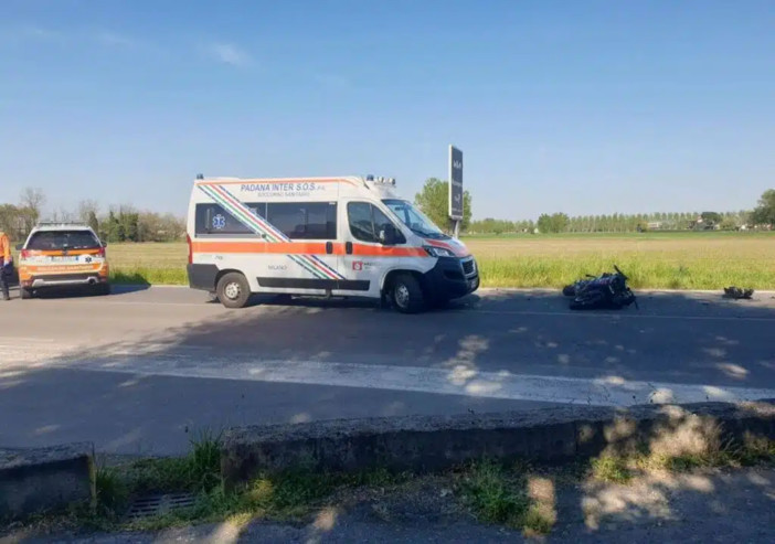 Robecco sul Naviglio: moto contro auto, grave incidente in via Magenta nel giorno di Pasqua