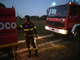 Zinasco: rifiuti e sterpaglie in fiamme vicino al cimitero