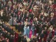 Mattarella alla Scala per i 120 anni della Cgil, il lungo applauso al suo ingresso