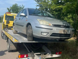 Magenta, Pontevecchio: rimossa l’auto rubata dal campo di granoturco. Finisce la beffa per l’agricoltore