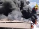 Incendio nello stabilimento Versalis a Mantova, colonna di fumo nero Incendio nello stabilimento Versalis a Mantova, colonna di fumo nero