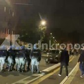 Roma, manifestanti tentano di raggiungere il Circo Massimo: nuovo sbarramento in piazza Albania Roma, manifestanti tentano di raggiungere il Circo Massimo: nuovo sbarramento in piazza Albania