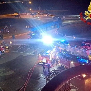 Maxi rogo nella notte in deposito ATM a Milano