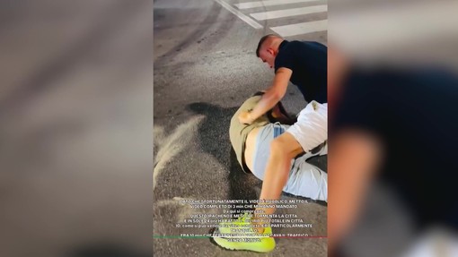Militante di Vannacci picchia un uomo in strada: "Tormentava la città da mesi" Militante di Vannacci picchia un uomo in strada: "Tormentava la città da mesi"