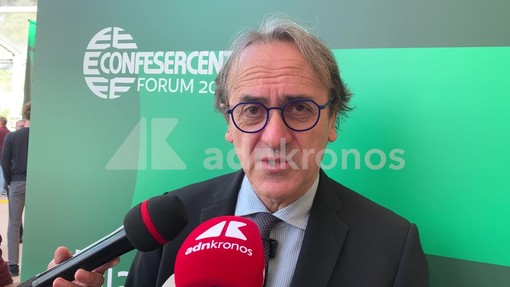 Bonelli: "Vicini al piccolo commercio, supporto per calendarizzare proposta di legge Confesercenti" Bonelli: "Vicini al piccolo commercio, supporto per calendarizzare proposta di legge Confesercenti"