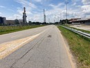 Boffalora sopra Ticino: automobilista sbanda e finisce contro la recinzione