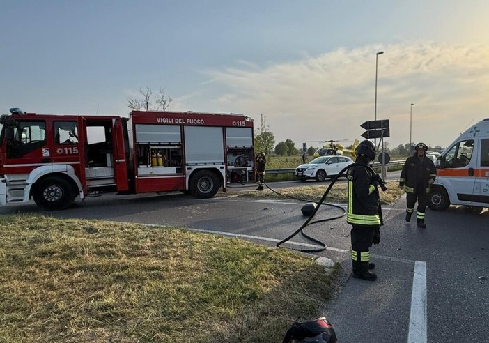 Il grave incidente sulla SS494 di ieri a Gaggiano: l’intervento dei Vigili del Fuoco di Abbiategrasso