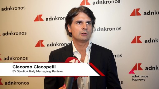 Intersections 2026, Giacopelli (EY Studio+ Italy Managing Partner): "Siamo noi a dover istruire l'AI" Intersections 2026, Giacopelli (EY Studio+ Italy Managing Partner): "Siamo noi a dover istruire l'AI"
